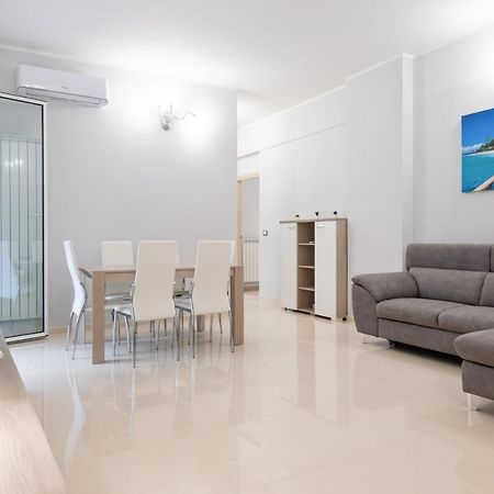 Modern Flat 250 Mt From The Sea - Albissola Marina Apartment ภายนอก รูปภาพ